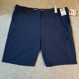 NWT Wrangler Men's Navy Cargo Shorts size 44